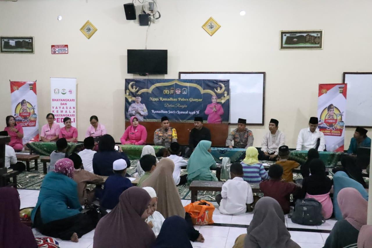 Kapolres Gianyar Gelar Ngaji Ramadhan dan Santunan di Sukawati